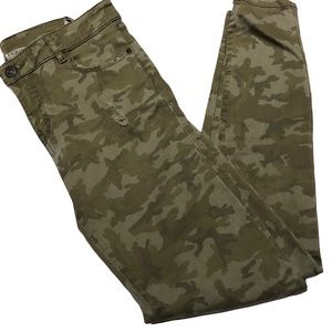 {Zara} Distressed Camo Skinny Jean